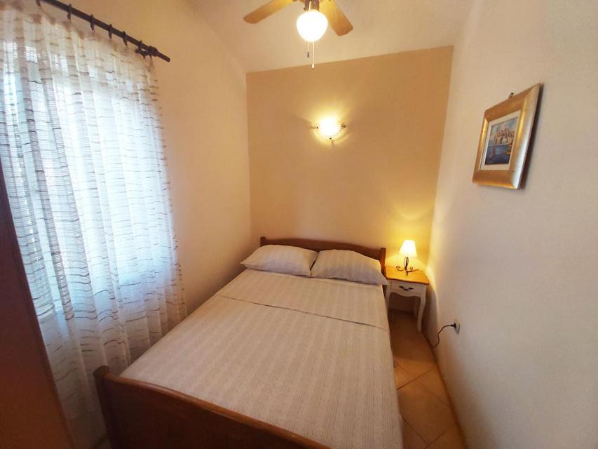 Apartments Carmen Vinišće מראה חיצוני תמונה